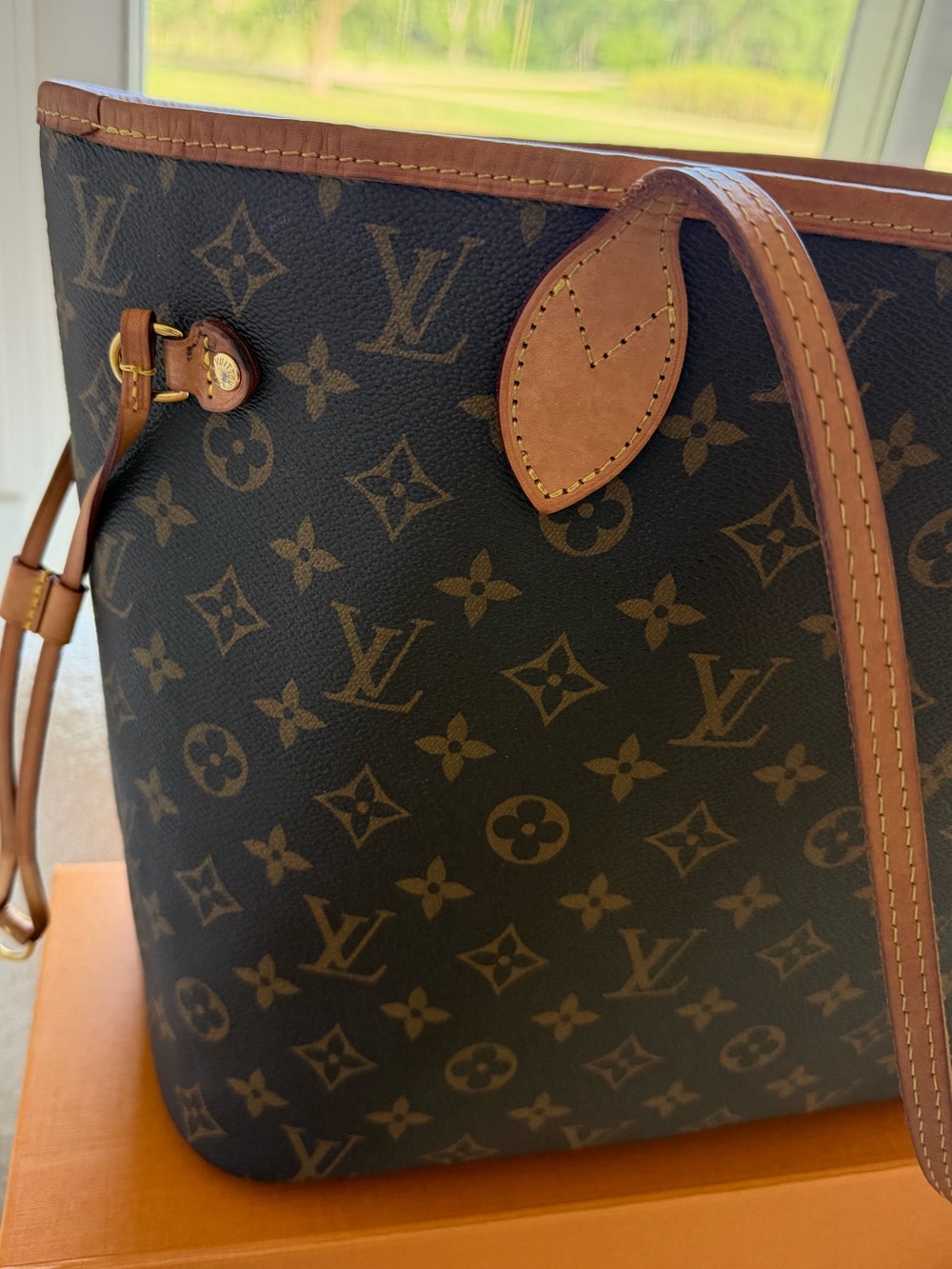 Authentic Louis Vuitton Neverfull MM Monogram Tote - Picture 6 of 14